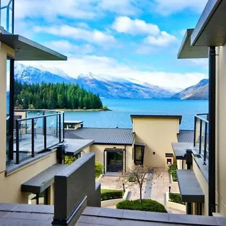 Modern Spacious Town Center Unit With Lake View - 805